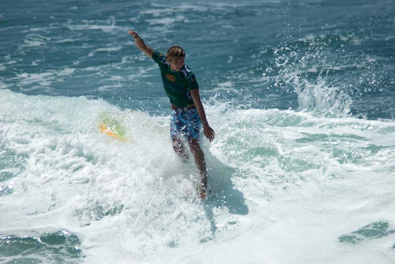 BGinsberg_2009-07-26_US Open of Surfing_Corona Noseriding Invitational_02_LR